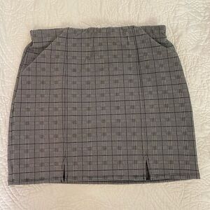 MINI PLAID SKIRT! Size L!